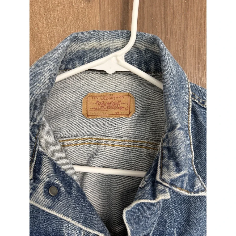 Vintage Levi's Jacket Mens 42R Medium Wash Blue Denim 70506-0216 Trucker USA 80s